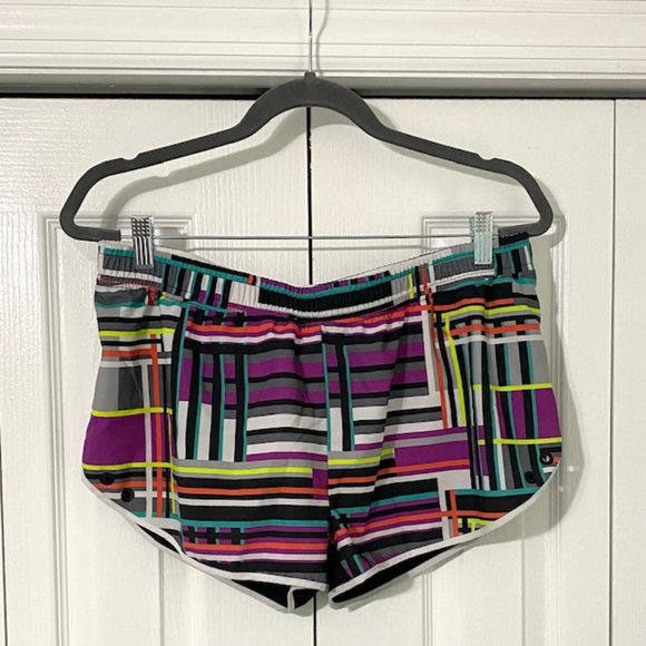 LAST CHANCE Fabletics Adrian Short, Size Large - Picture 1 of 5